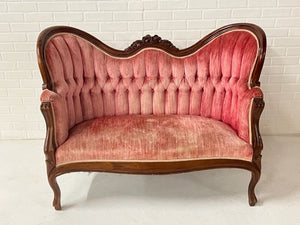 Elizabeth Loveseat