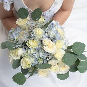 DIY wedding flowers | Cheap wedding bouquet | DIY wedding bouquet | For sale wedding flowers | DIY flower centerpieces | DIY wedding centerpieces | DIY cheap | Cheap florist Louisville KY | Wedding florist Louisville KY | Wedding florist near me | Florist near me