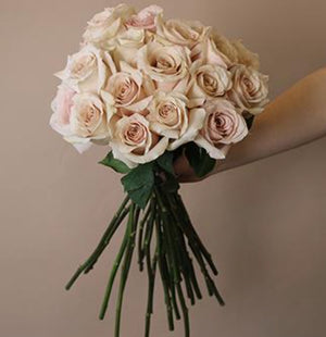 DIY wedding flowers | Cheap wedding bouquet | DIY wedding bouquet | For sale wedding flowers | DIY flower centerpieces | DIY wedding centerpieces | DIY cheap | Cheap florist Louisville KY | Wedding florist Louisville KY | Wedding florist near me | Florist near me